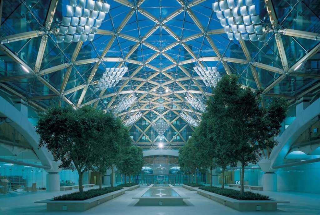 The central water feature in Portcullis House (Image - Hopkins Architects)