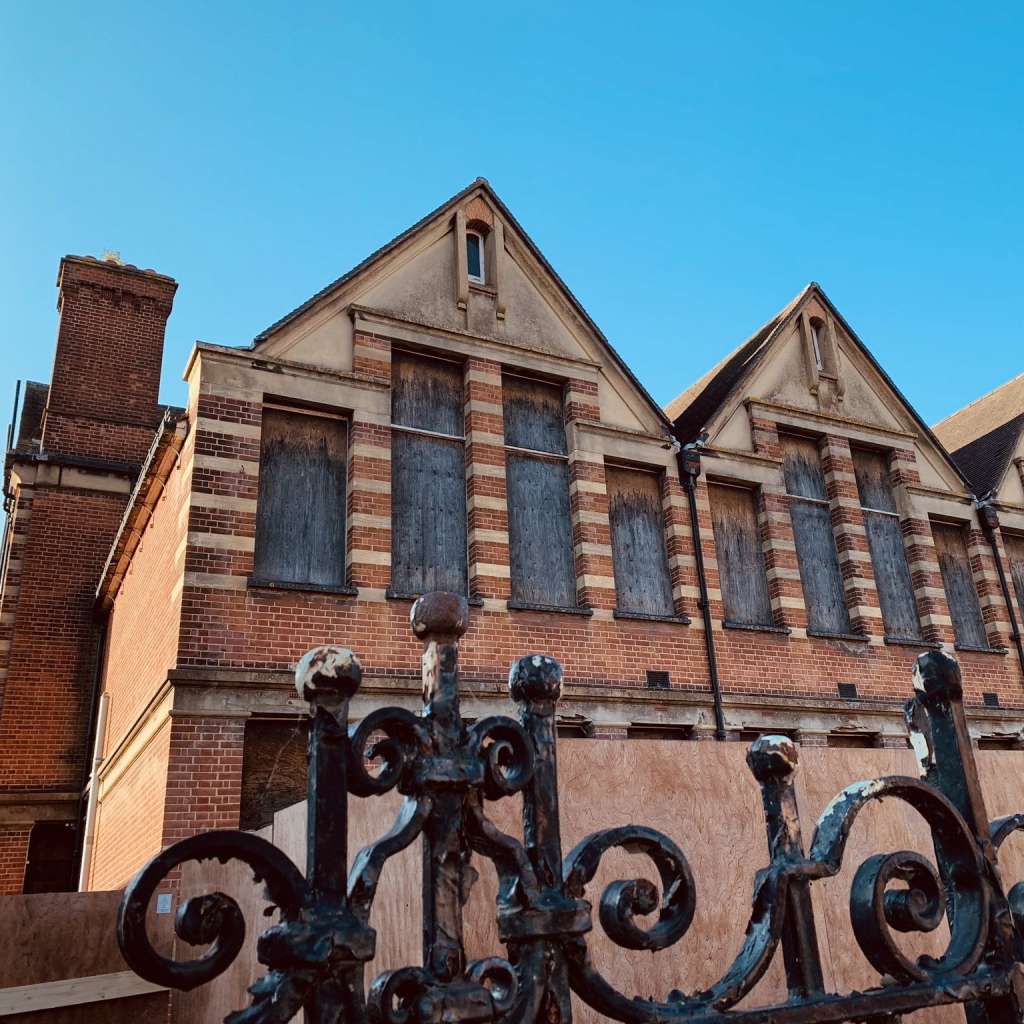 The four gables of the Longmead retain a striking presence (S Maulucci)