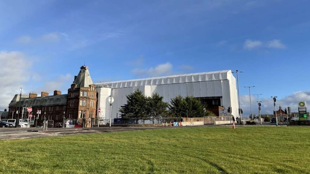 View towards Ayr Station Hotel in 2022, with scaffolding in place [Credit: Lianne Hacket]