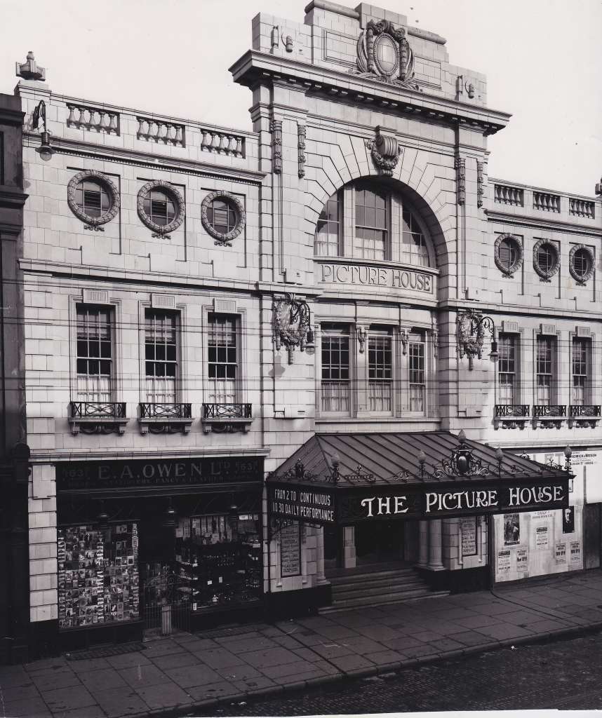 1912 Photograph of The Futurist Photo credit: Cinema Theatres Association